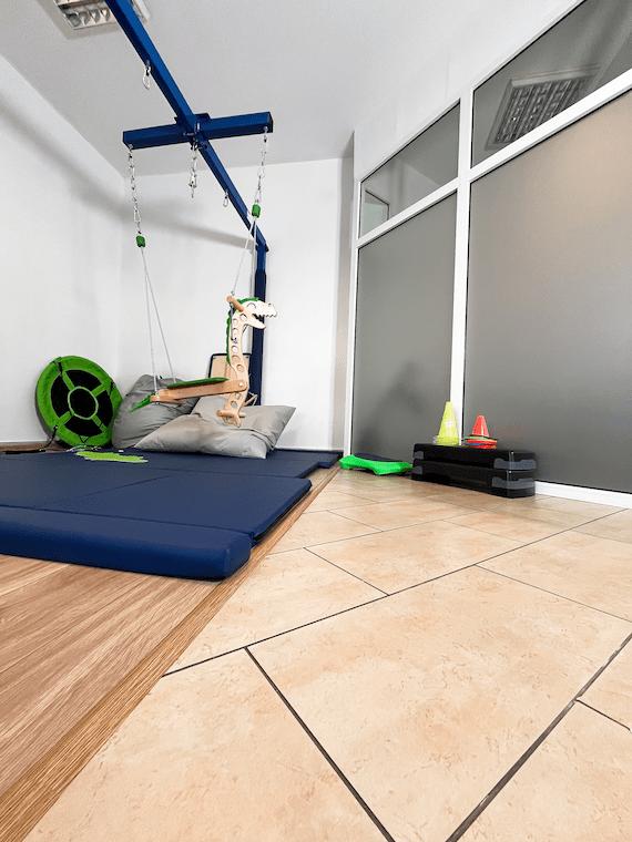 Mała sala integracji sensorycznej dla dzieci w Centrum Równowaga Kalisz